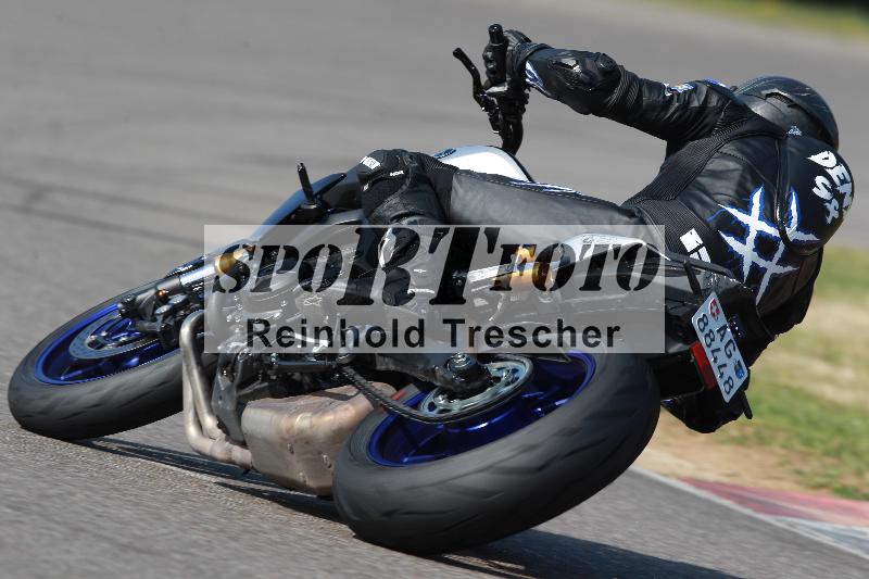 /Archiv-2022/06 15.04.2022 Speer Racing ADR/Gruppe gelb/backside